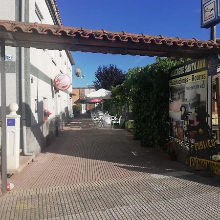 Albergue Santa Ana San Martín del Camino Exterior foto