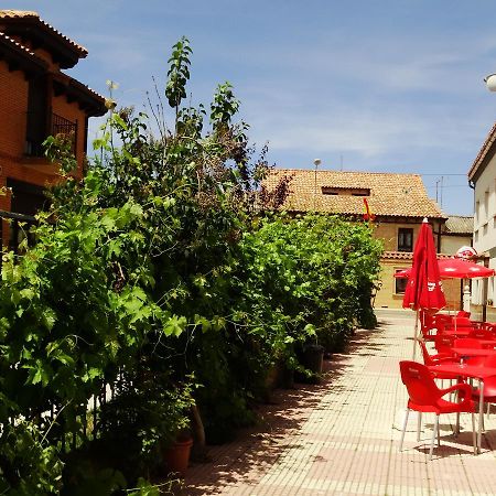 Albergue Santa Ana San Martín del Camino Exterior foto